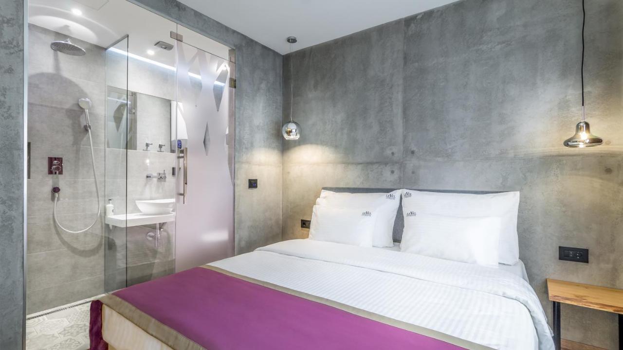 Level Luxury Bed & Breakfast Belgrade
