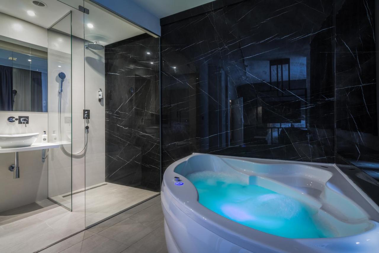 Level Luxury 4* Белград