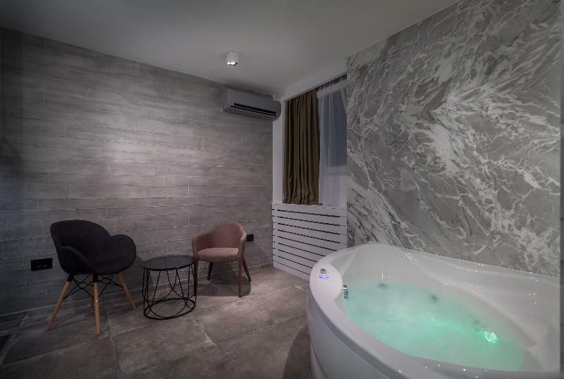 Level Luxury 4*
