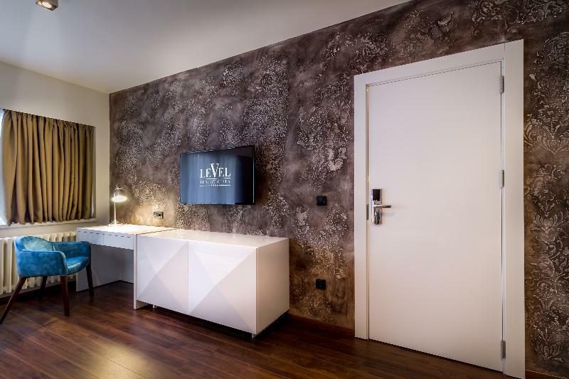 Level Luxury 4*
